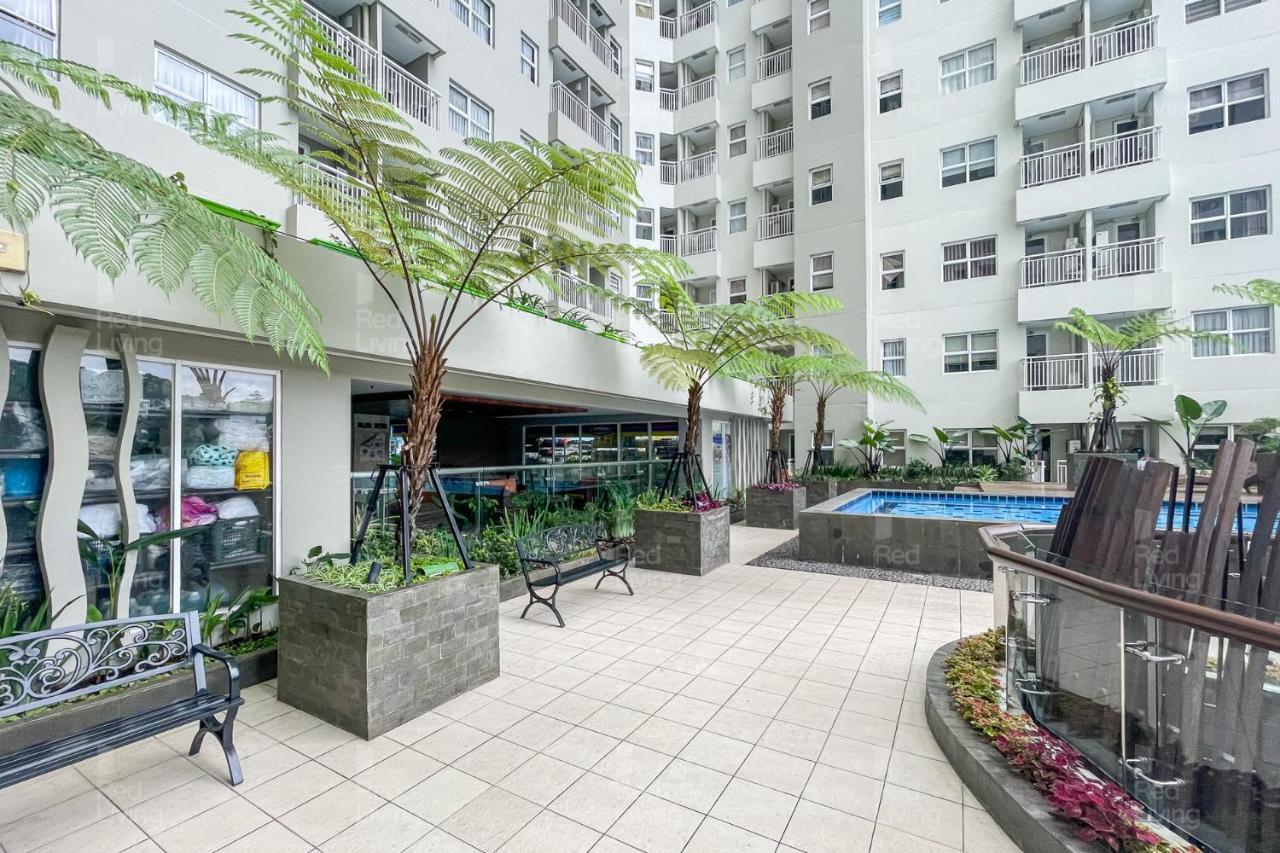 Redliving Apartemen Parahyangan Residence - Anton Rooms Бандунг Екстериор снимка