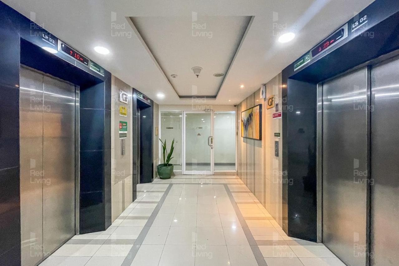 Redliving Apartemen Parahyangan Residence - Anton Rooms Бандунг Екстериор снимка