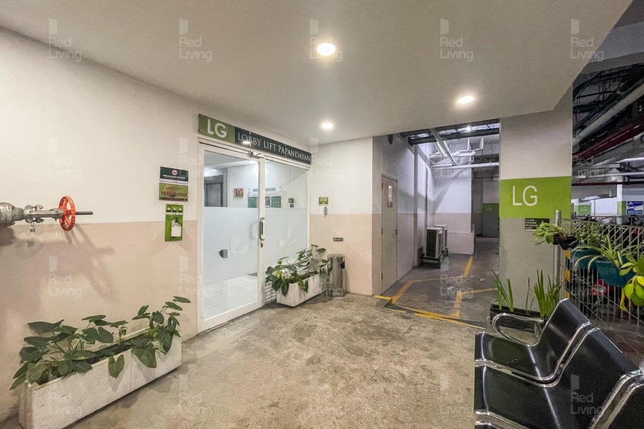 Redliving Apartemen Parahyangan Residence - Anton Rooms Бандунг Екстериор снимка